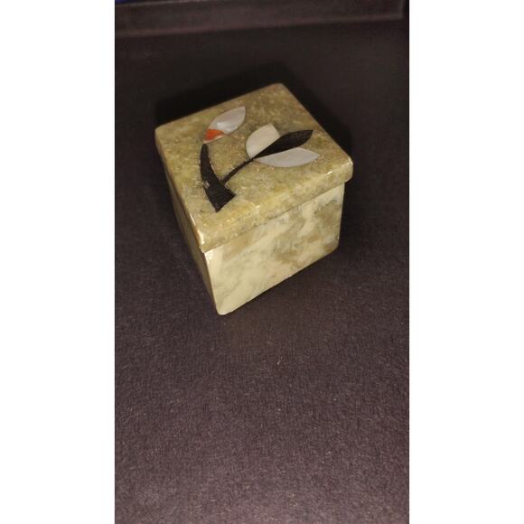 Vintage Fetco India Stone Trinket Box with Mother of Pearl Inlay Floral Lid - Picture 1 of 3